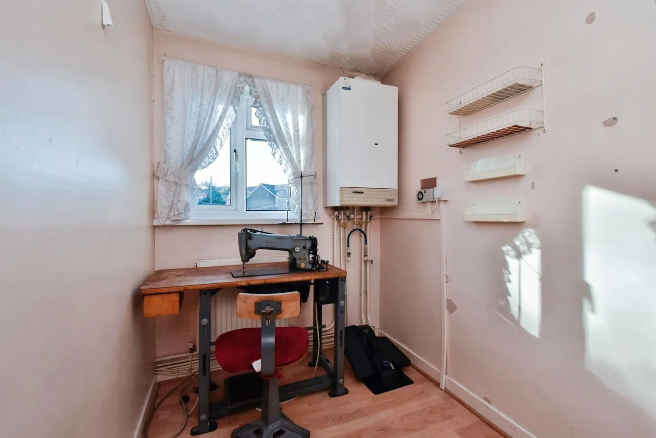 Cwmneol Place, Aberdare, CF44, photo 10