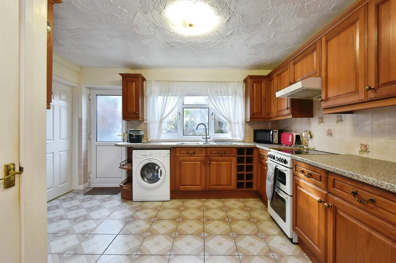Cwmneol Place, Aberdare, CF44, photo 7