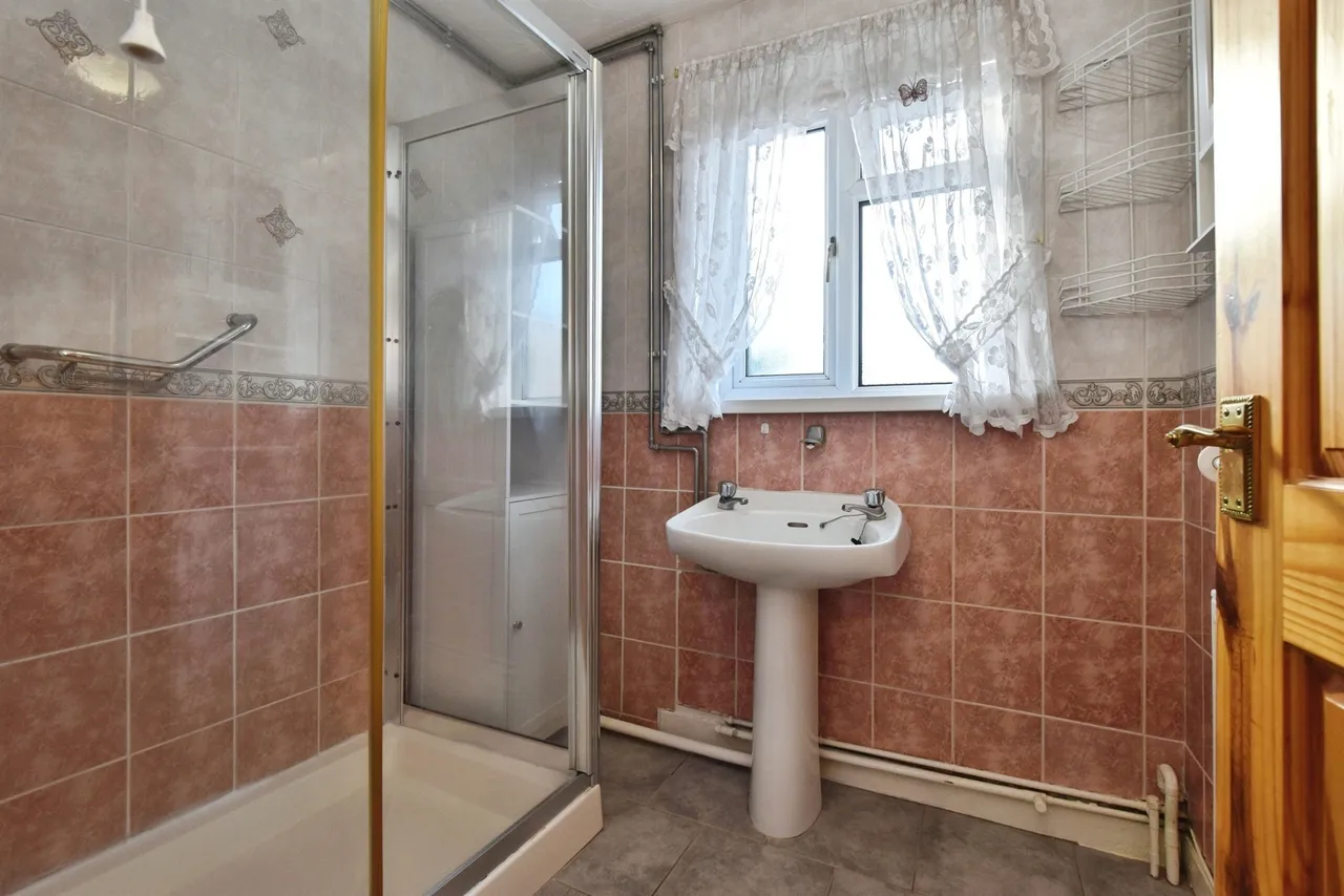 Cwmneol Place, Aberdare, CF44, photo 9