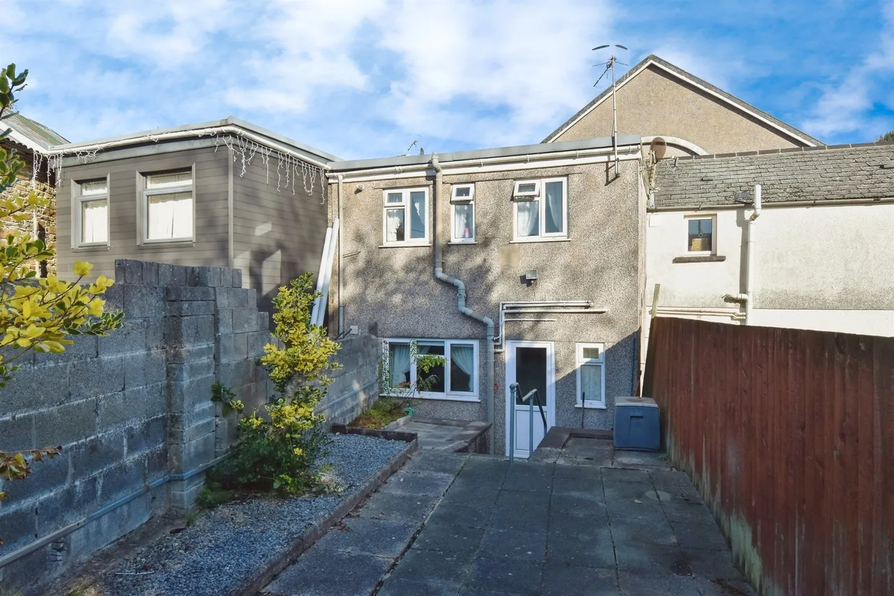 Cwmneol Place, Aberdare, CF44, photo 16