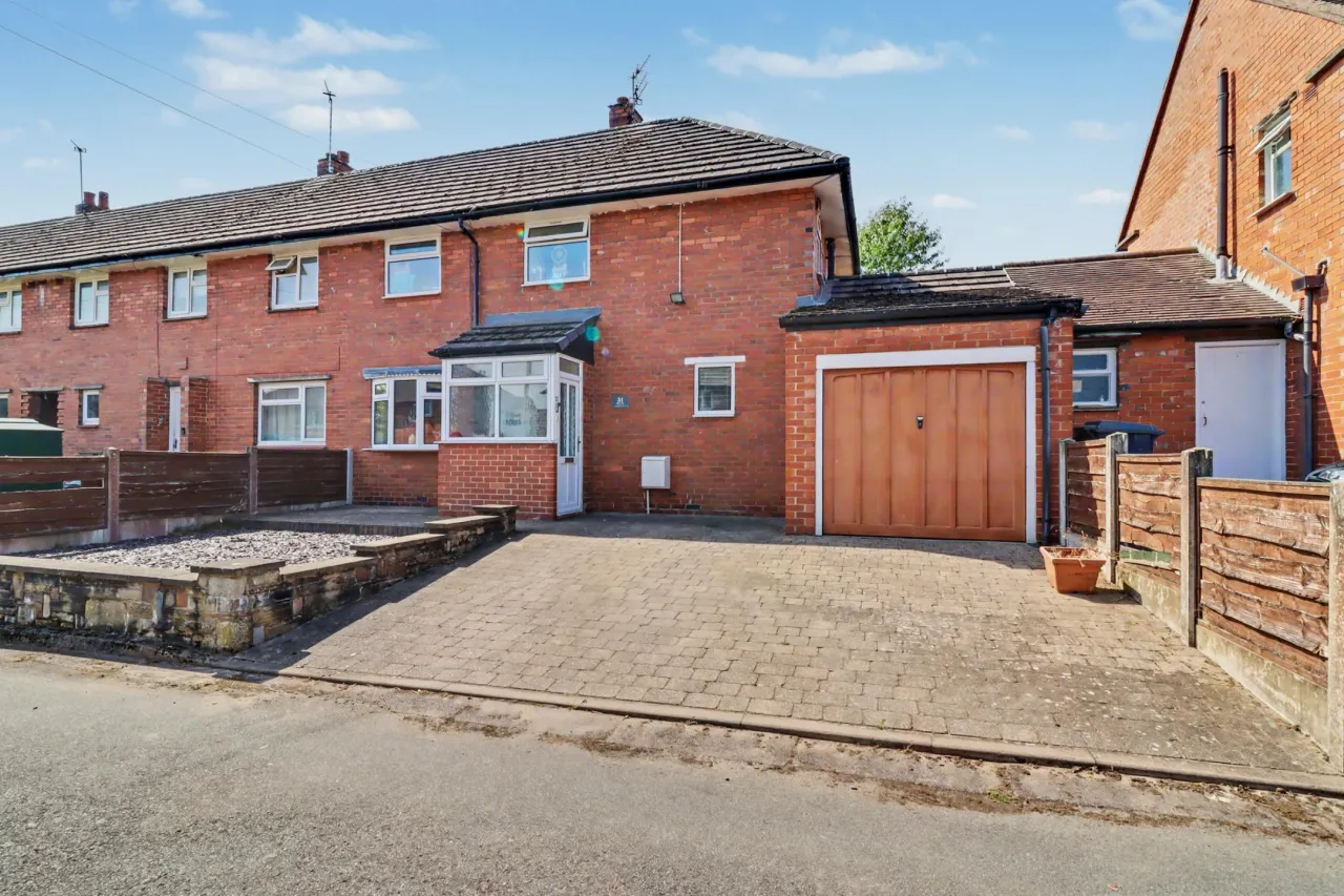 3 bed property for sale, St James Avenue, Congleton