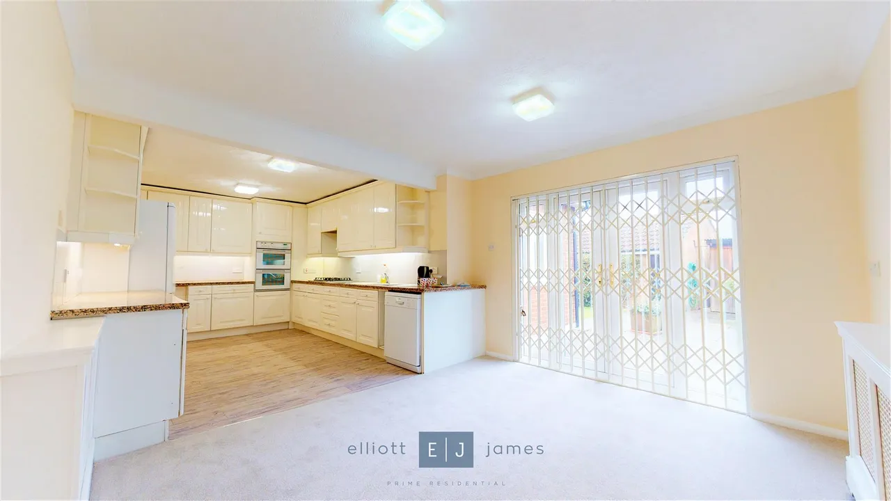 Hainault Grove, Chigwell, photo 4