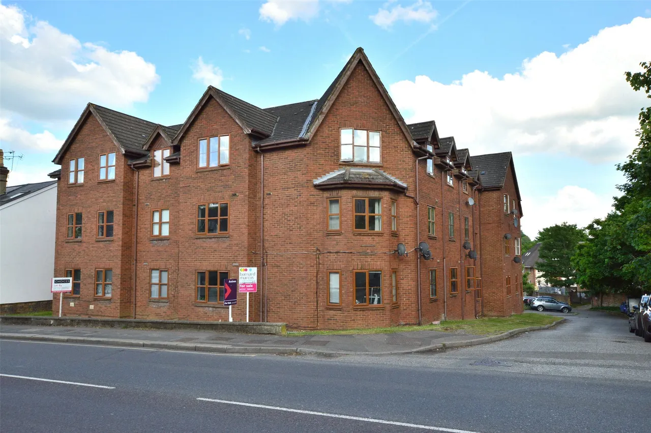 1 bed flat for sale — Wilton Road, Redhill, RH1 6QR