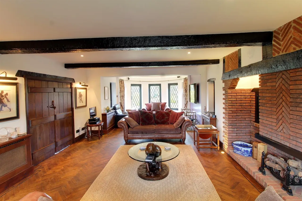 Brookmans Avenue, Brookmans Park AL9 7QG, photo 14