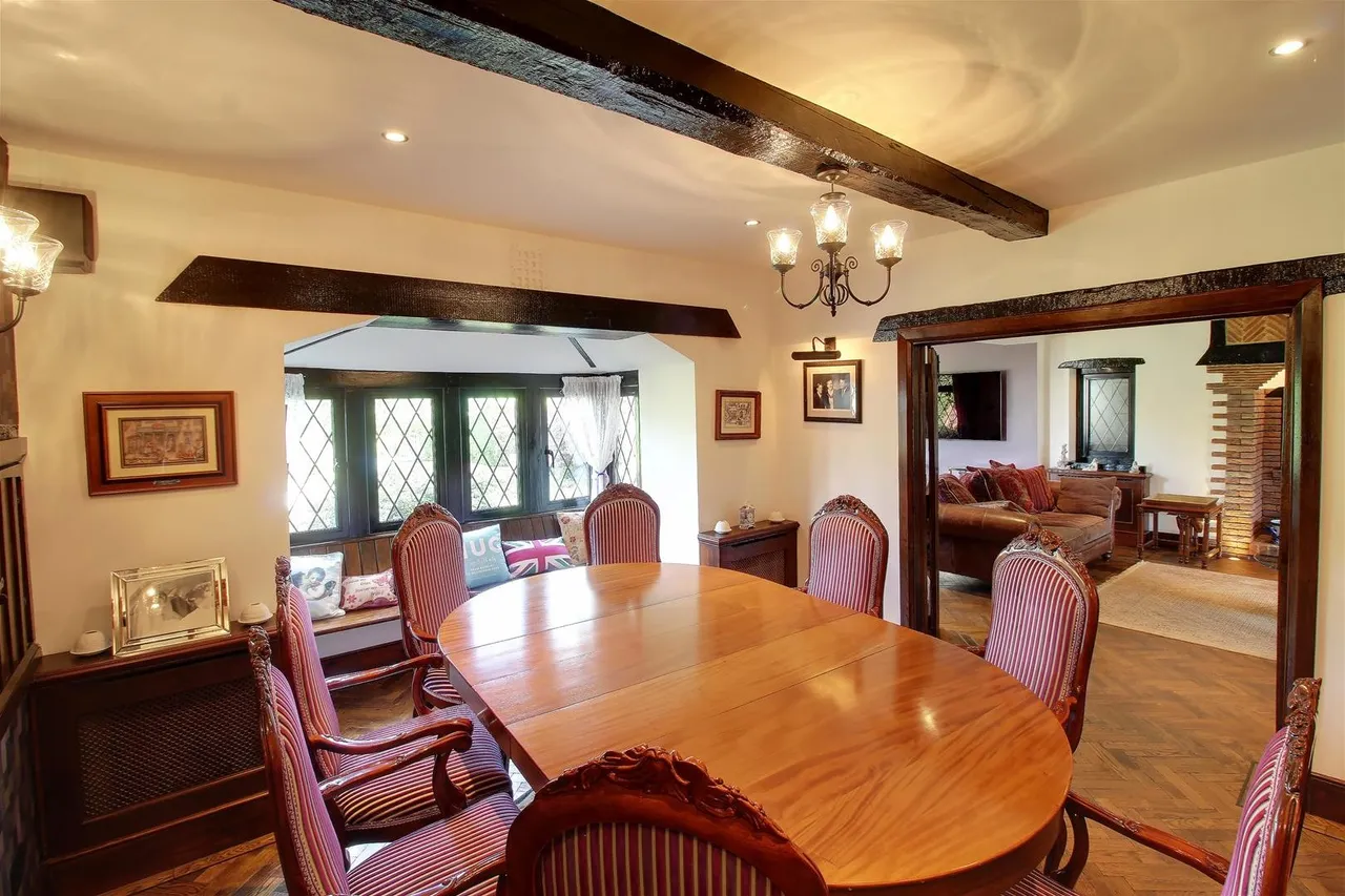 Brookmans Avenue, Brookmans Park AL9 7QG, photo 6