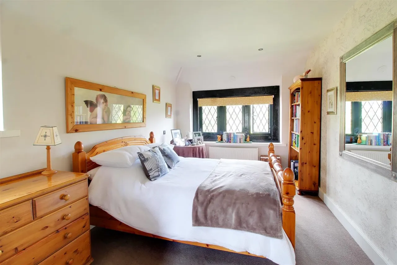 Brookmans Avenue, Brookmans Park AL9 7QG, photo 21