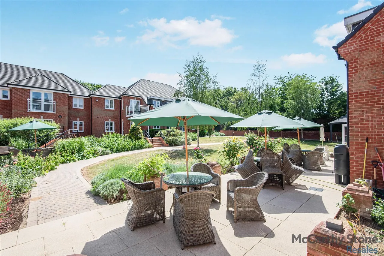 Old Park Road, Hitchin, SG5, photo 13