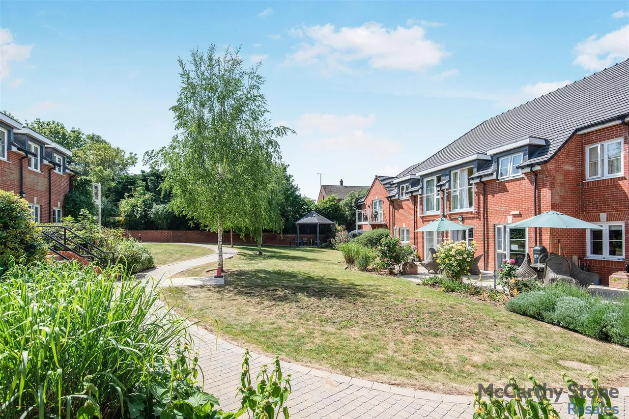 Old Park Road, Hitchin, SG5, photo 16