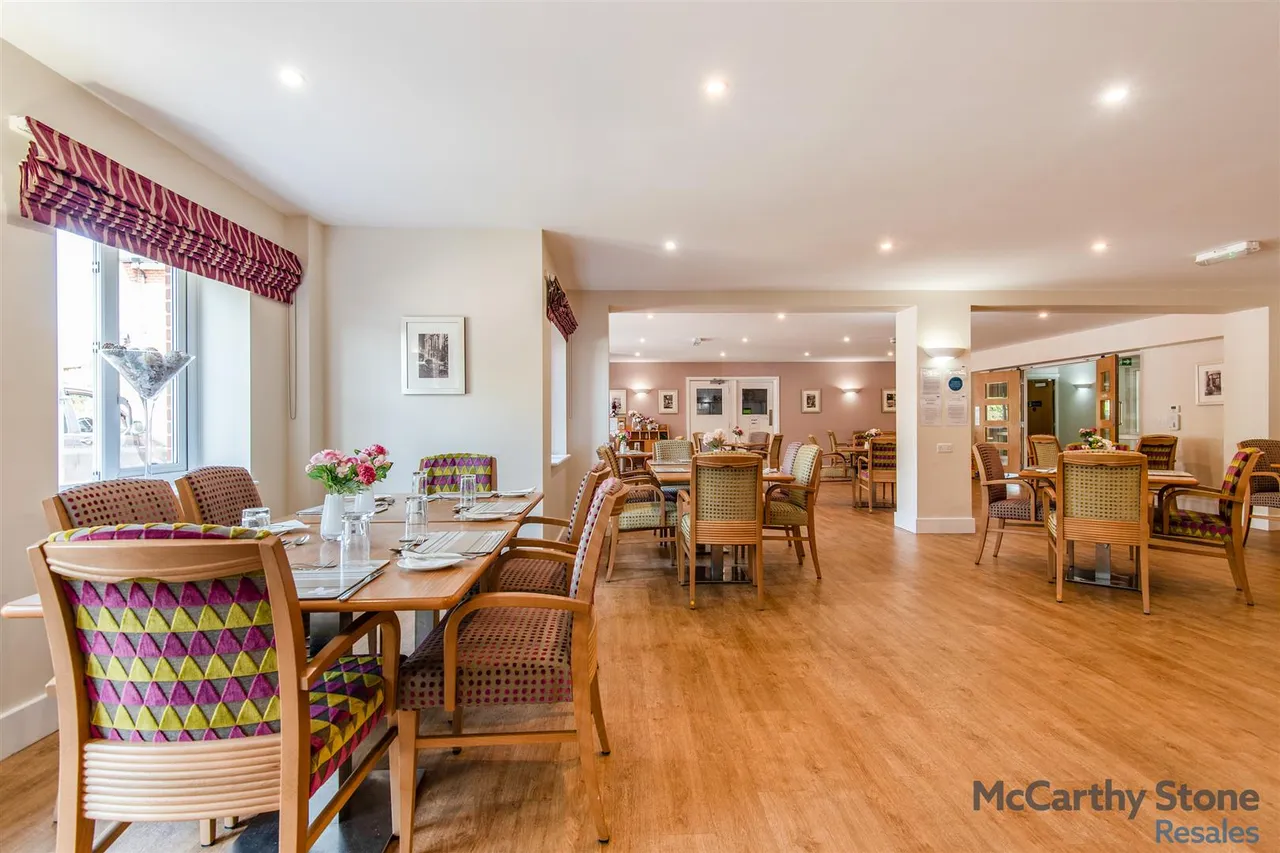 Old Park Road, Hitchin, SG5, photo 14