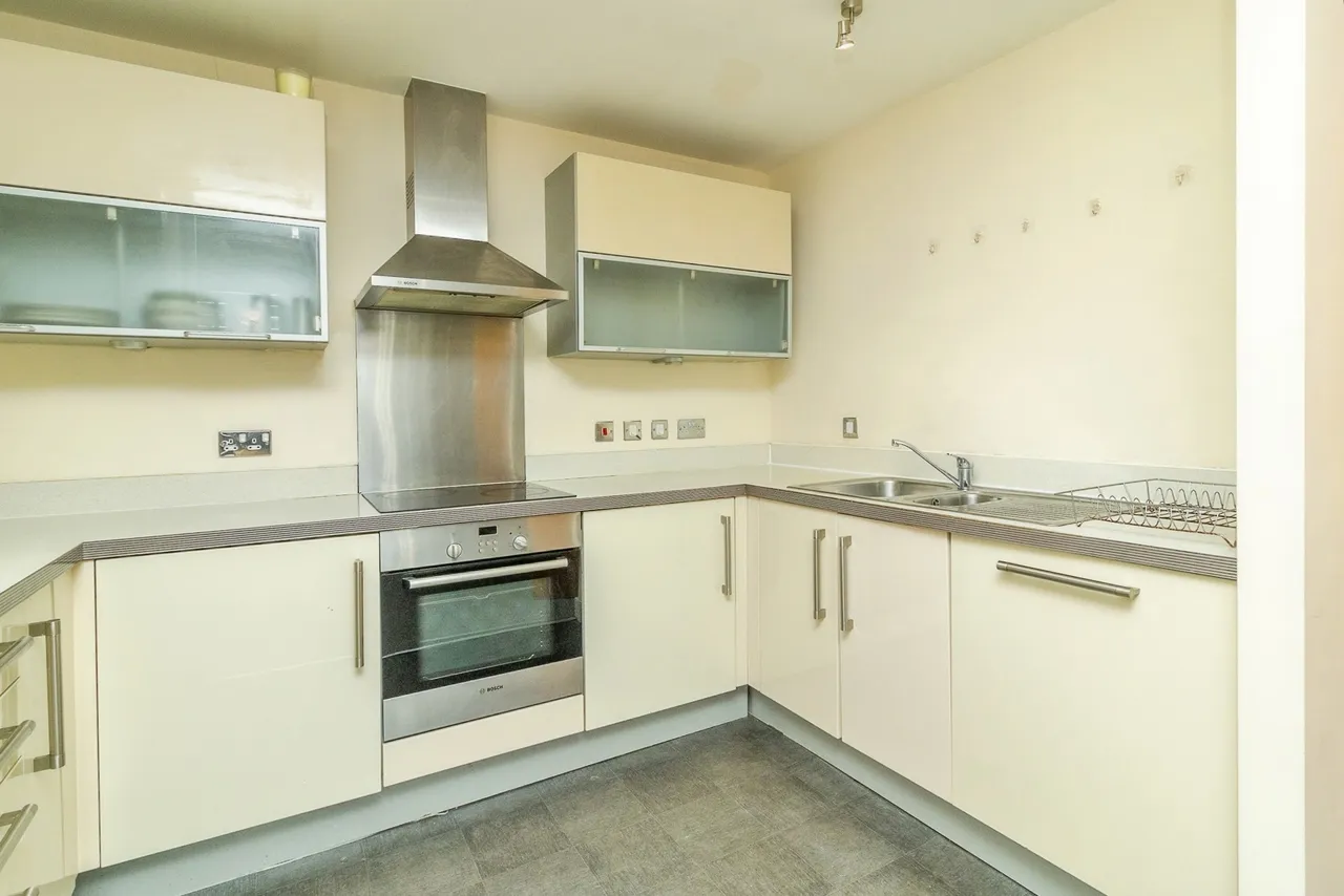South Row, Milton Keynes, MK9, photo 8