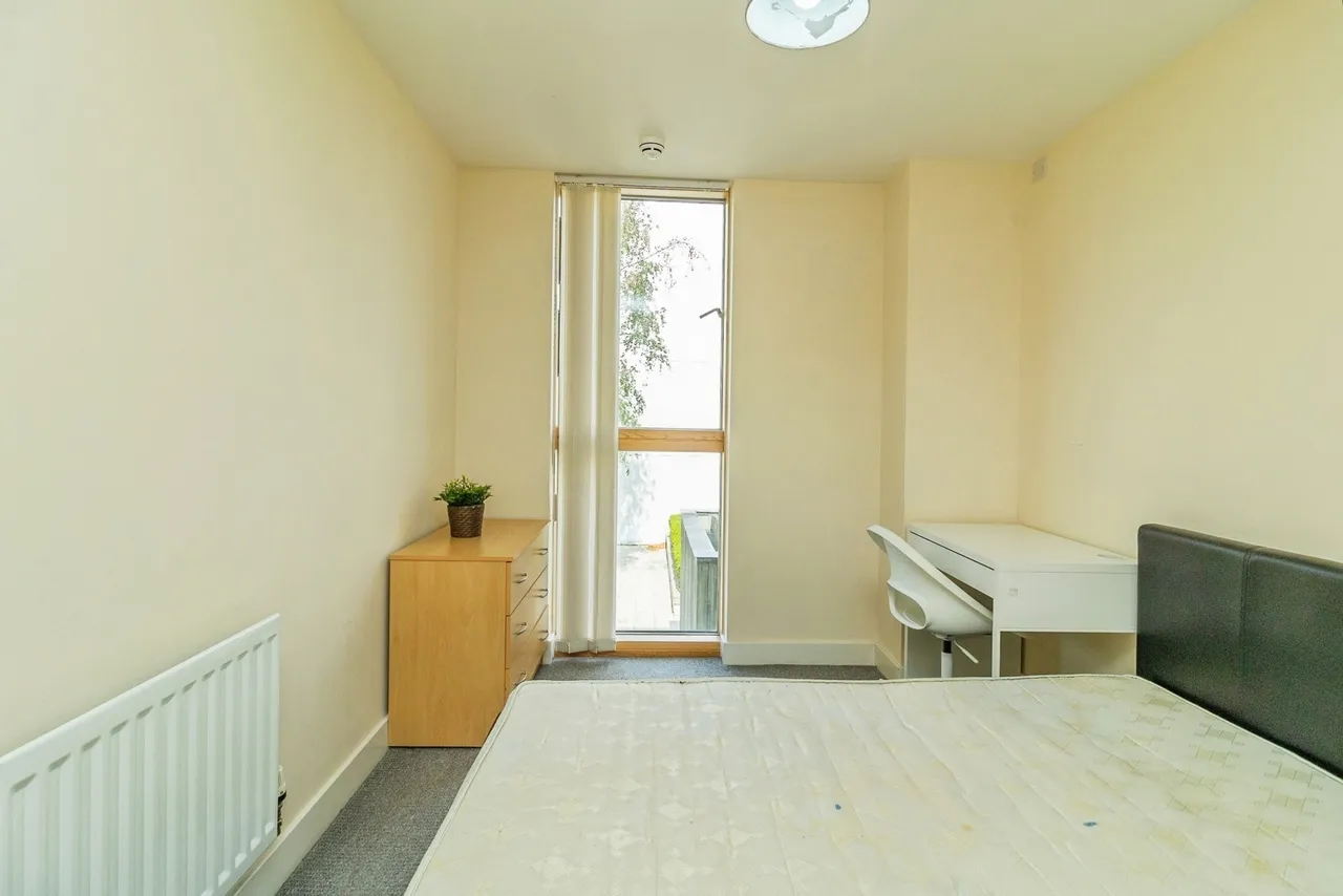 South Row, Milton Keynes, MK9, photo 11