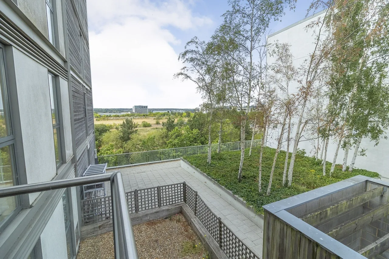 South Row, Milton Keynes, MK9, photo 7