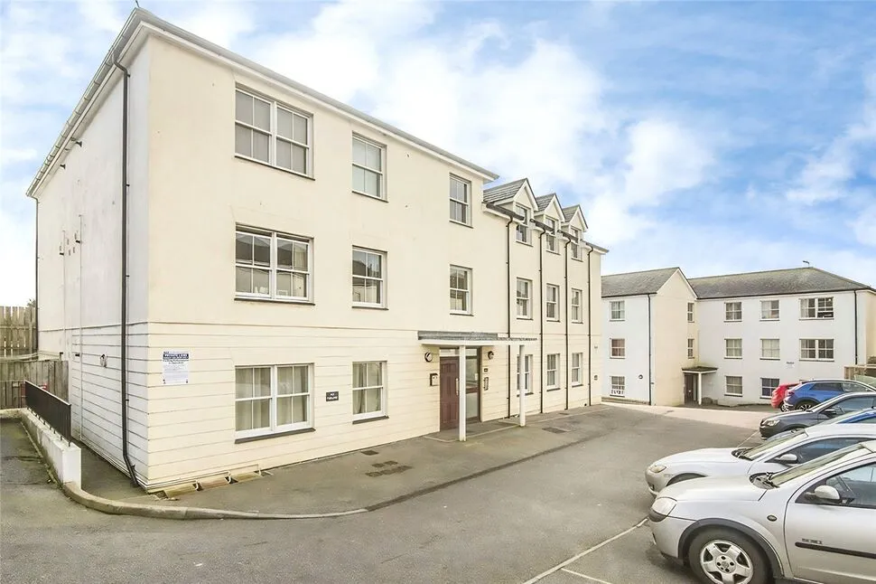 2 bed flat to rent — Jadeana Court, St. Austell, Cornwall, PL25