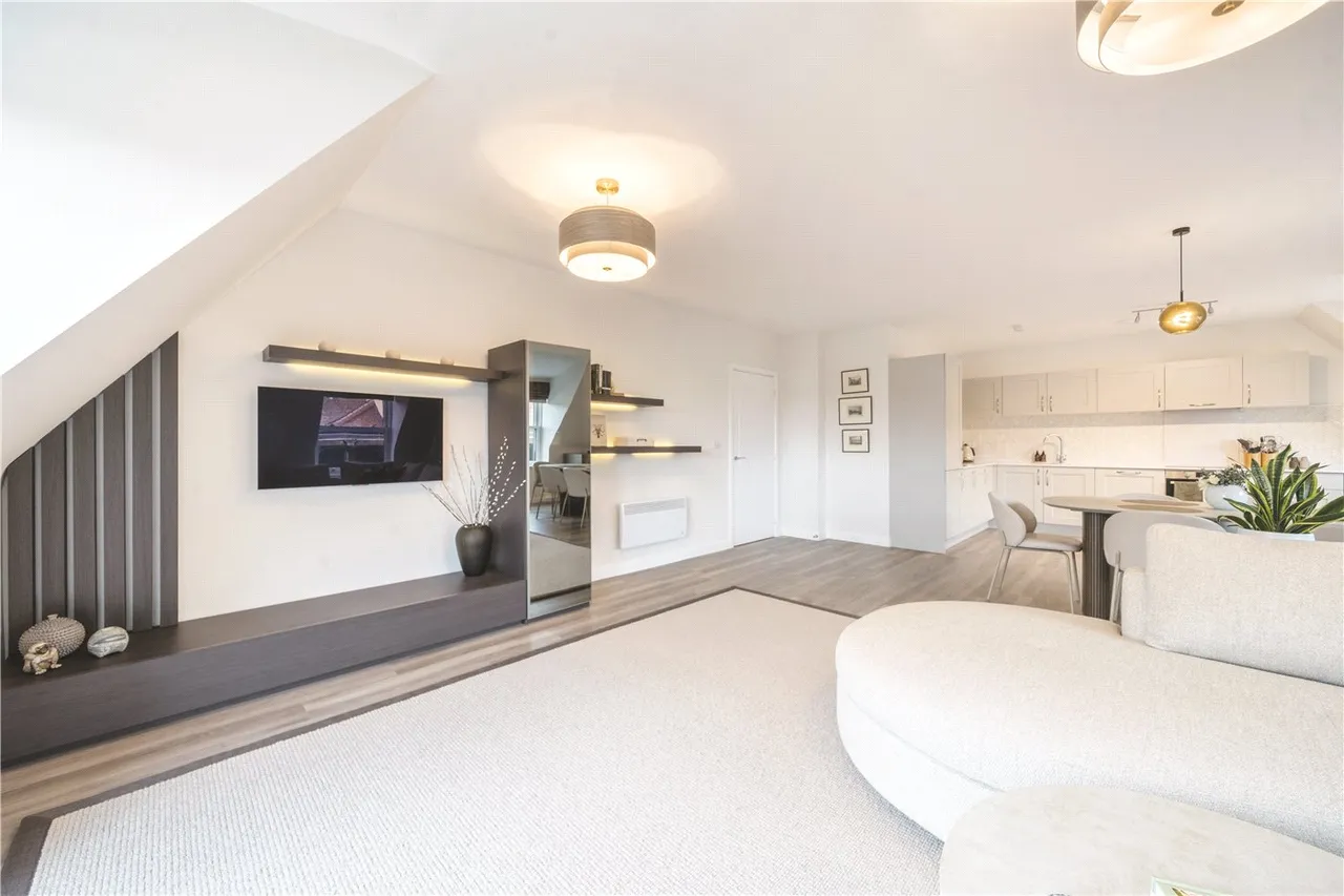 Nightingale Walk, Farnham, United Kingdom, GU9, photo 10