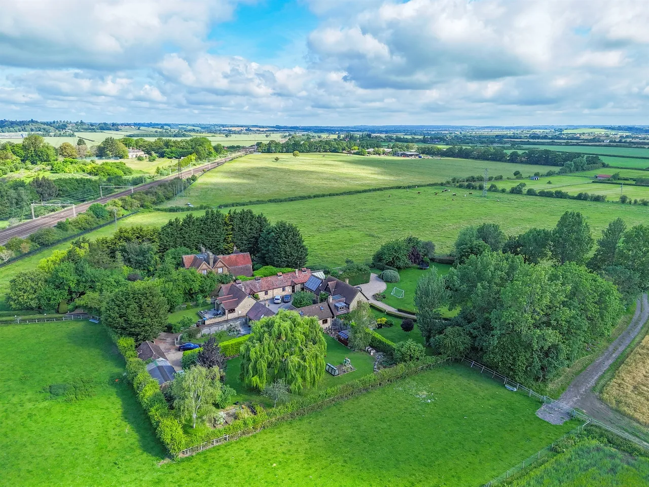 3 bed barn conversion for sale — Church Lane, Cheddington, Leighton Buzzard