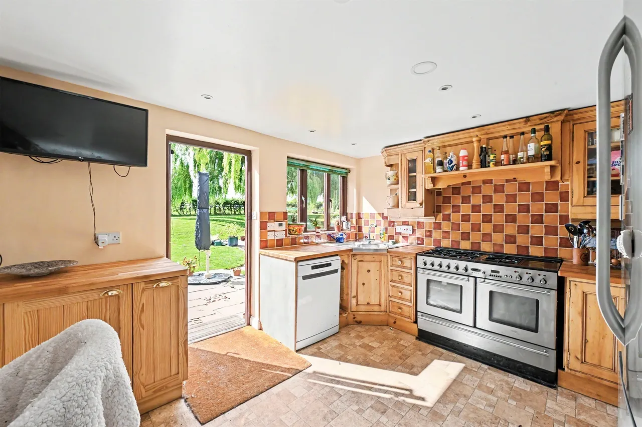 Church Lane, Cheddington, Leighton Buzzard, photo 11