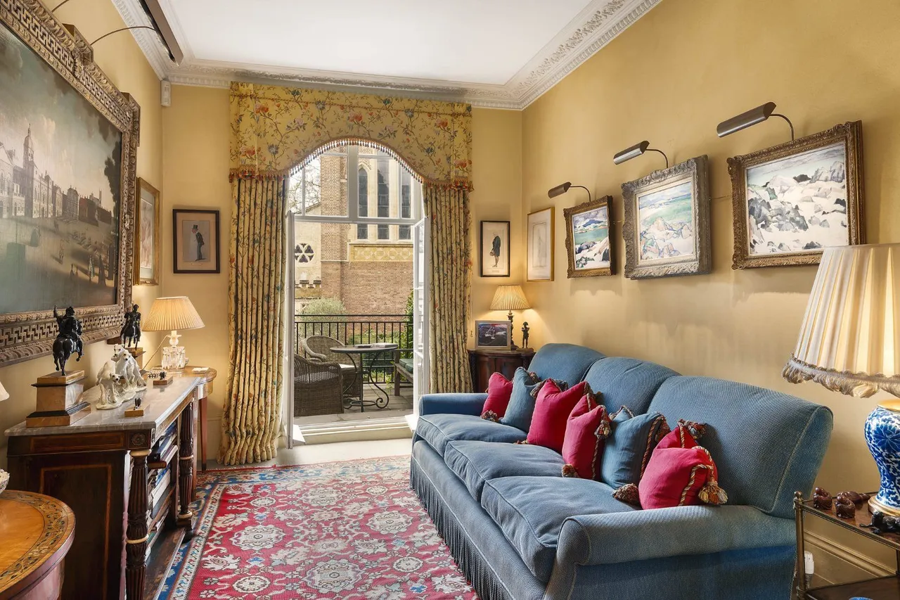 Brompton Square, Knightsbridge, London, SW3 2AD, photo 3