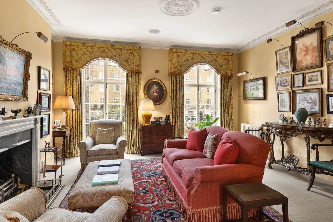 Brompton Square, Knightsbridge, London, SW3 2AD, photo 2