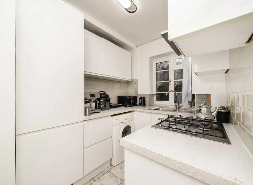 Bollo Lane, Acton, W3, photo 3