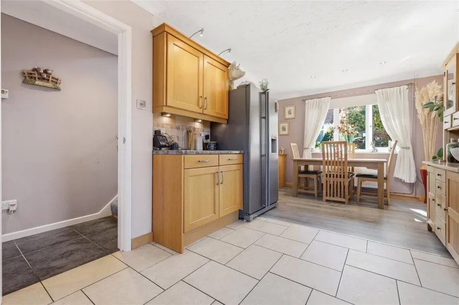 with 4 bedrooms in Steeple Bumpstead, Haverhill, CB9, photo 5