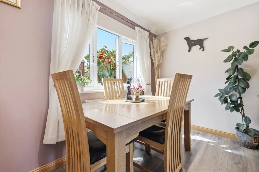 with 4 bedrooms in Steeple Bumpstead, Haverhill, CB9, photo 4