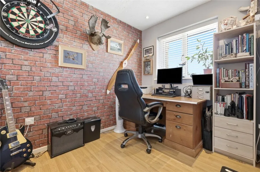 with 4 bedrooms in Steeple Bumpstead, Haverhill, CB9, photo 8