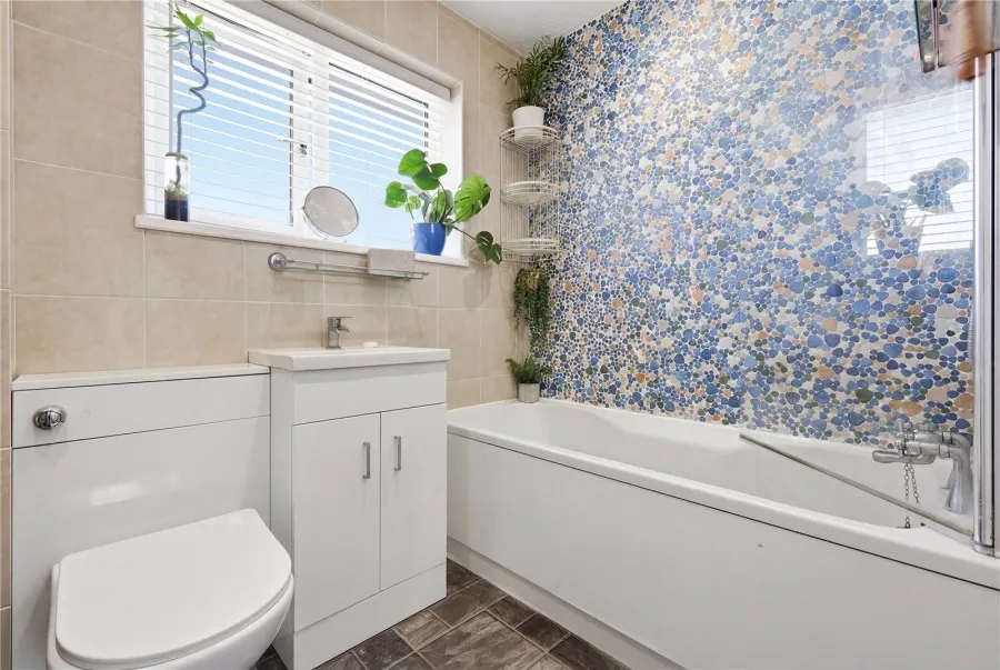 with 4 bedrooms in Steeple Bumpstead, Haverhill, CB9, photo 9