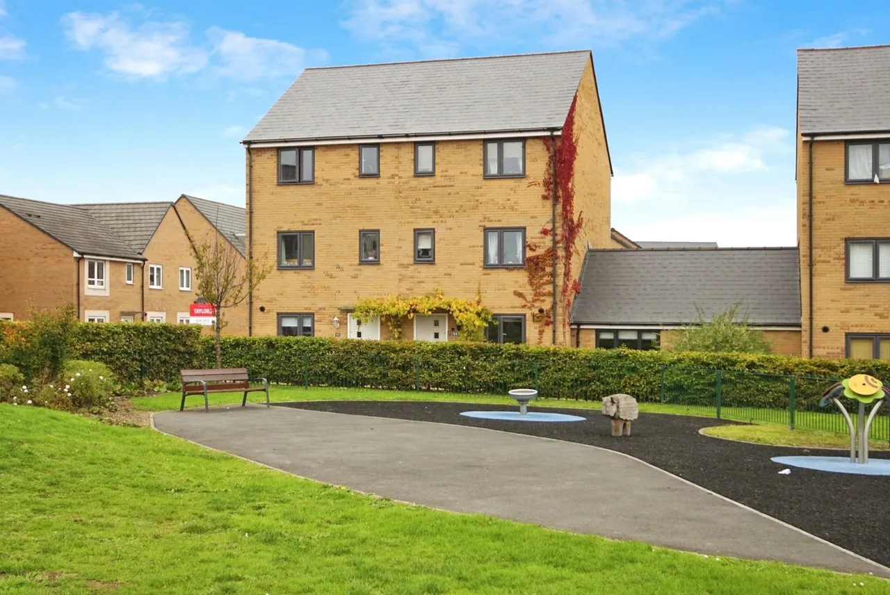 4 bed house for sale — Buttercup Crescent, Lyde Green, Bristol, BS16