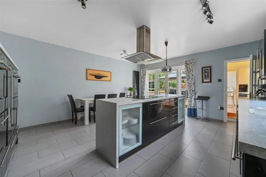 with 5 bedrooms in Harston, Cambridge, CB22, photo 6