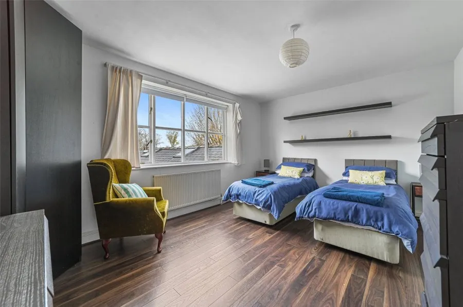 with 5 bedrooms in Harston, Cambridge, CB22, photo 15