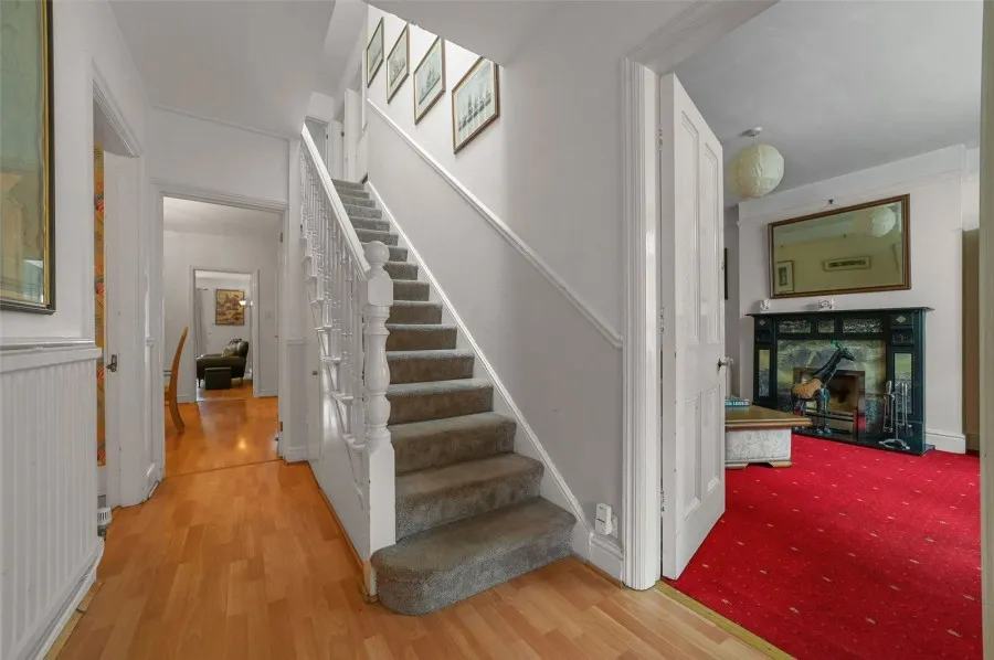 with 5 bedrooms in Harston, Cambridge, CB22, photo 5