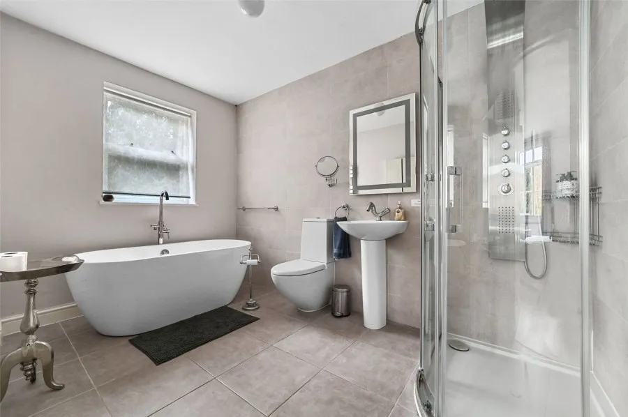 with 5 bedrooms in Harston, Cambridge, CB22, photo 23