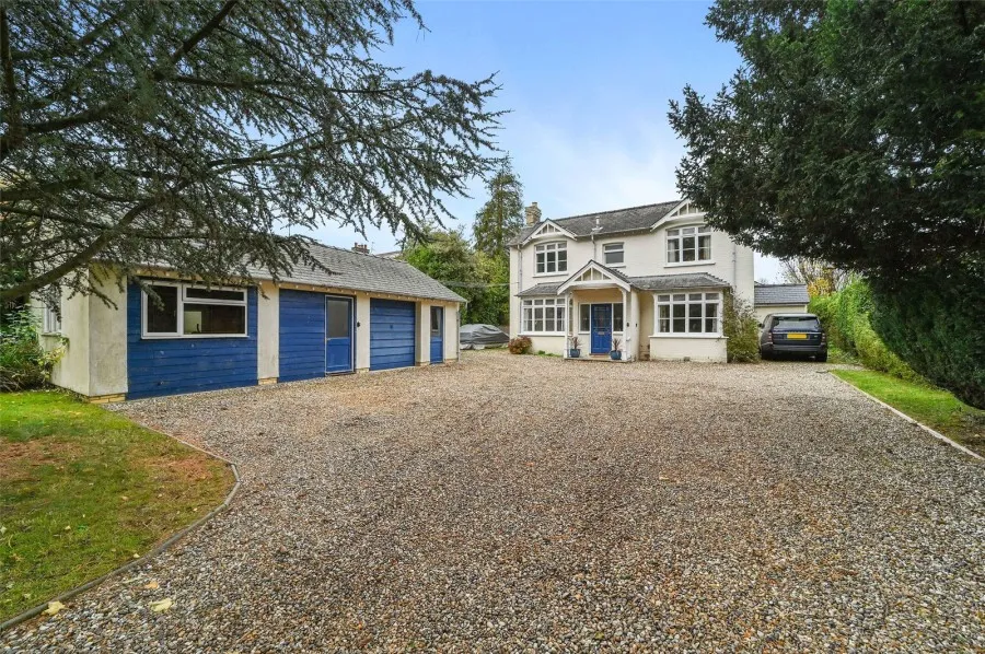 with 5 bedrooms in Harston, Cambridge, CB22, photo 2