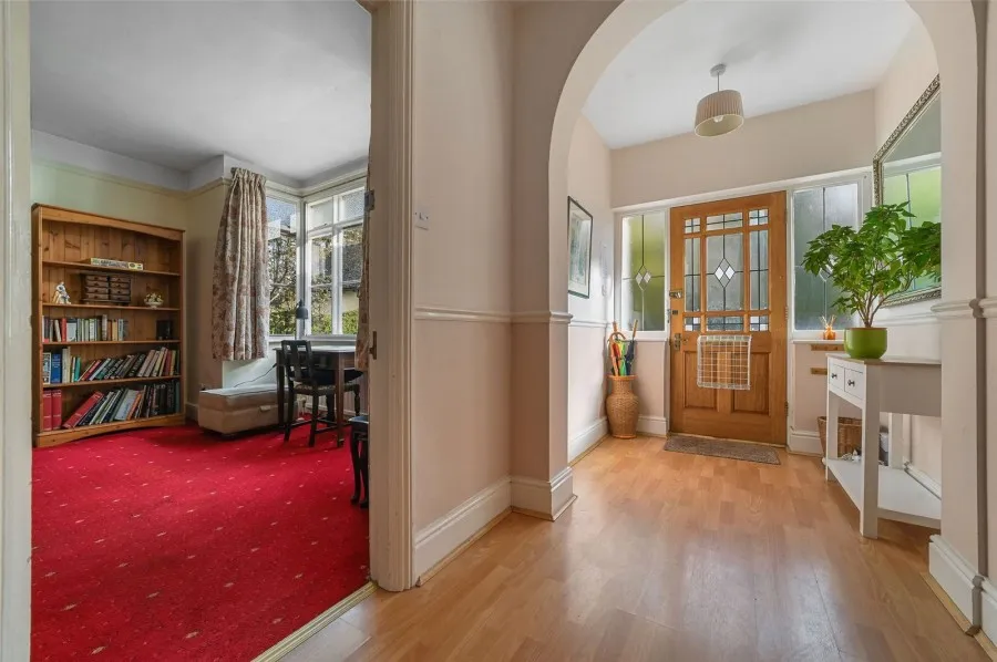 with 5 bedrooms in Harston, Cambridge, CB22, photo 4