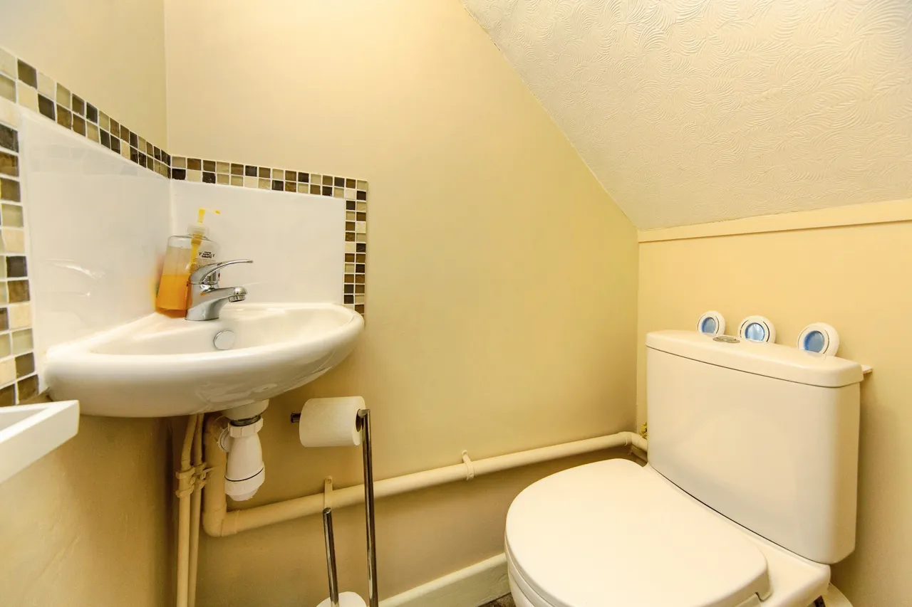 Bunbury Drive, Runcorn, WA7, photo 8
