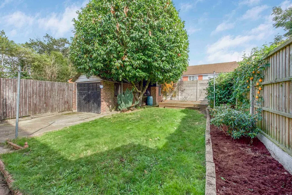 Southfield Close, Uxbridge, photo 17