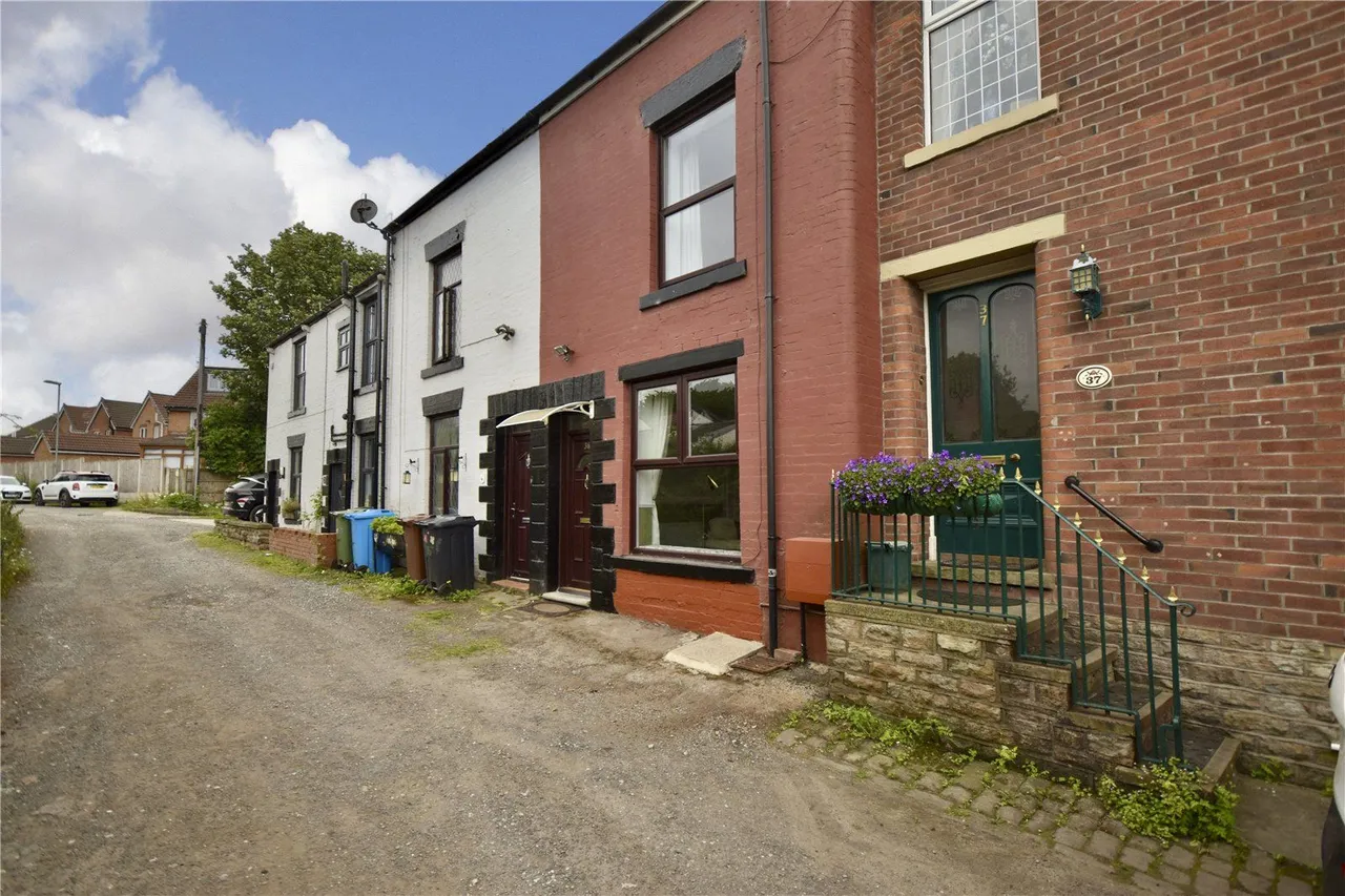 2 bed house for sale, Cowlishaw, Shaw, OL2