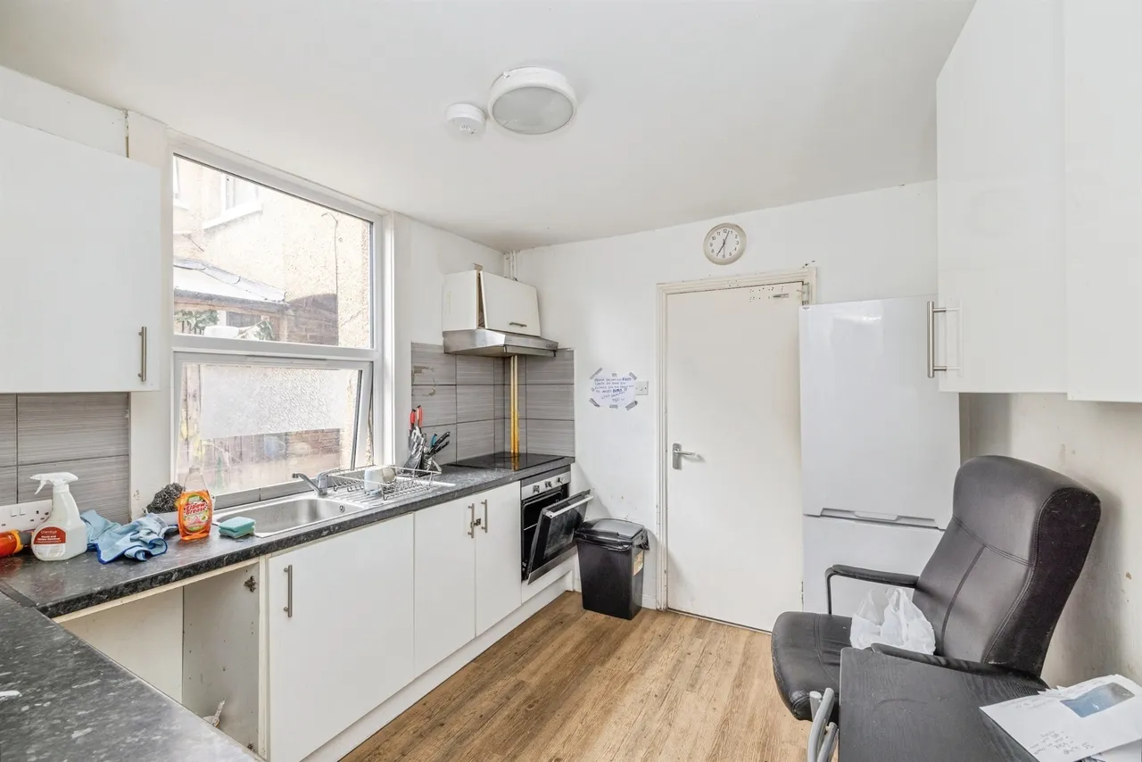 Whippendell Road, Watford, photo 7