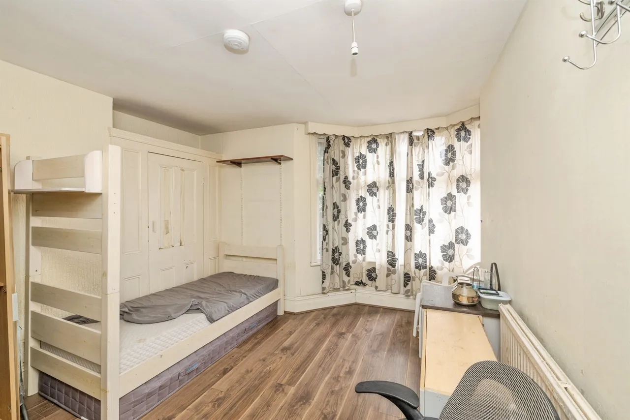 Whippendell Road, Watford, photo 12