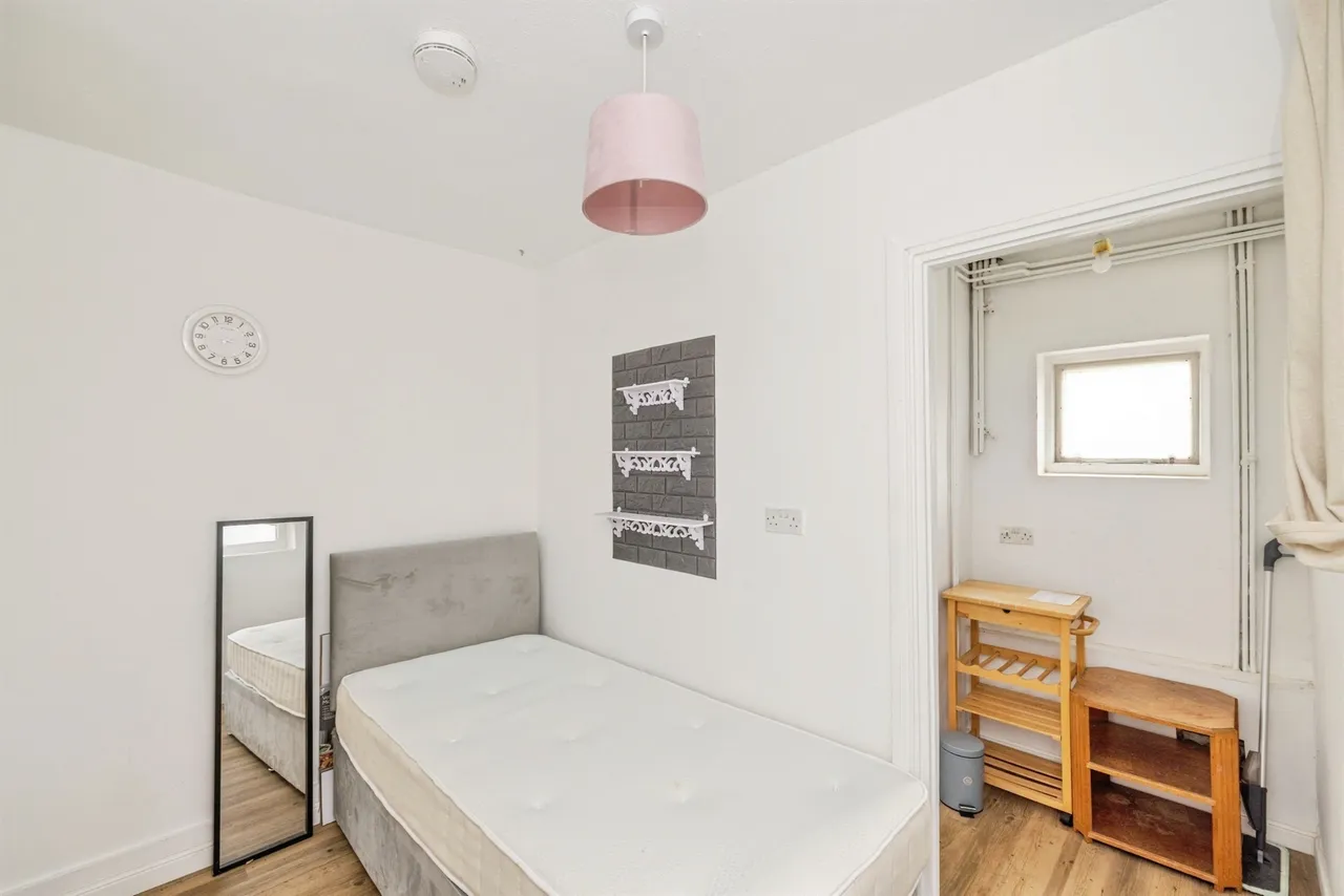 Whippendell Road, Watford, photo 6