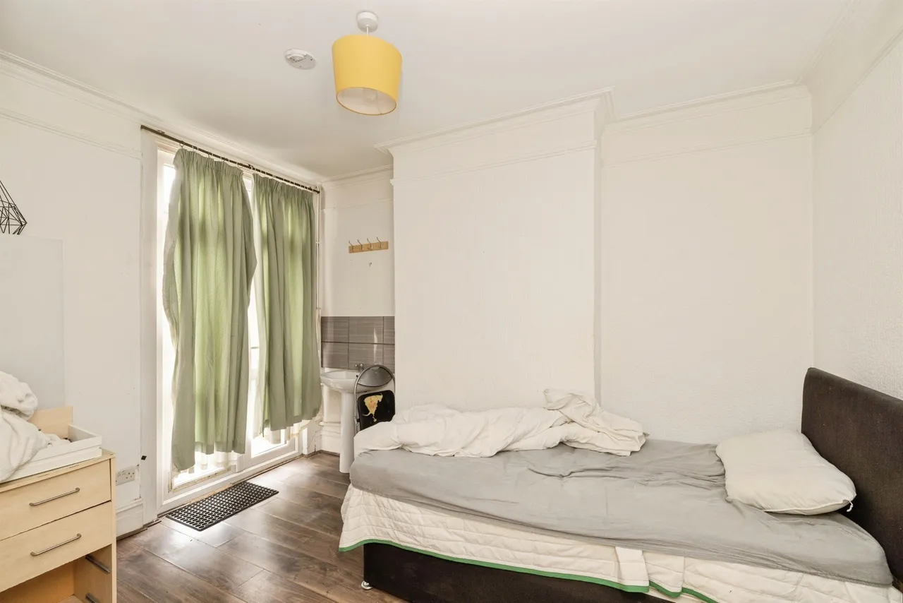 Whippendell Road, Watford, photo 9