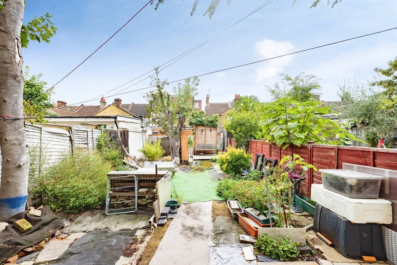Whippendell Road, Watford, photo 4