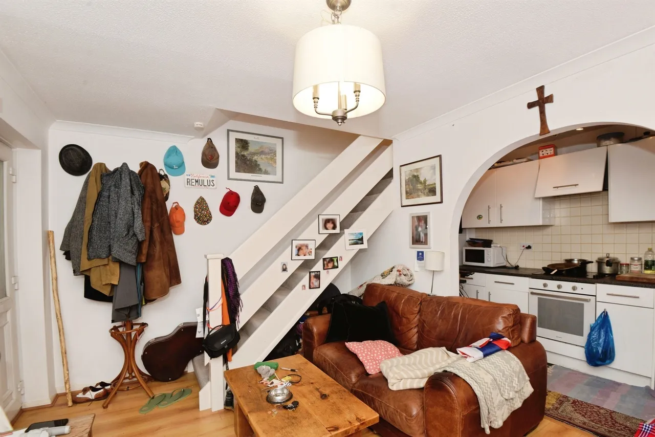 Westfield Walk, High Wycombe, HP12, photo 2