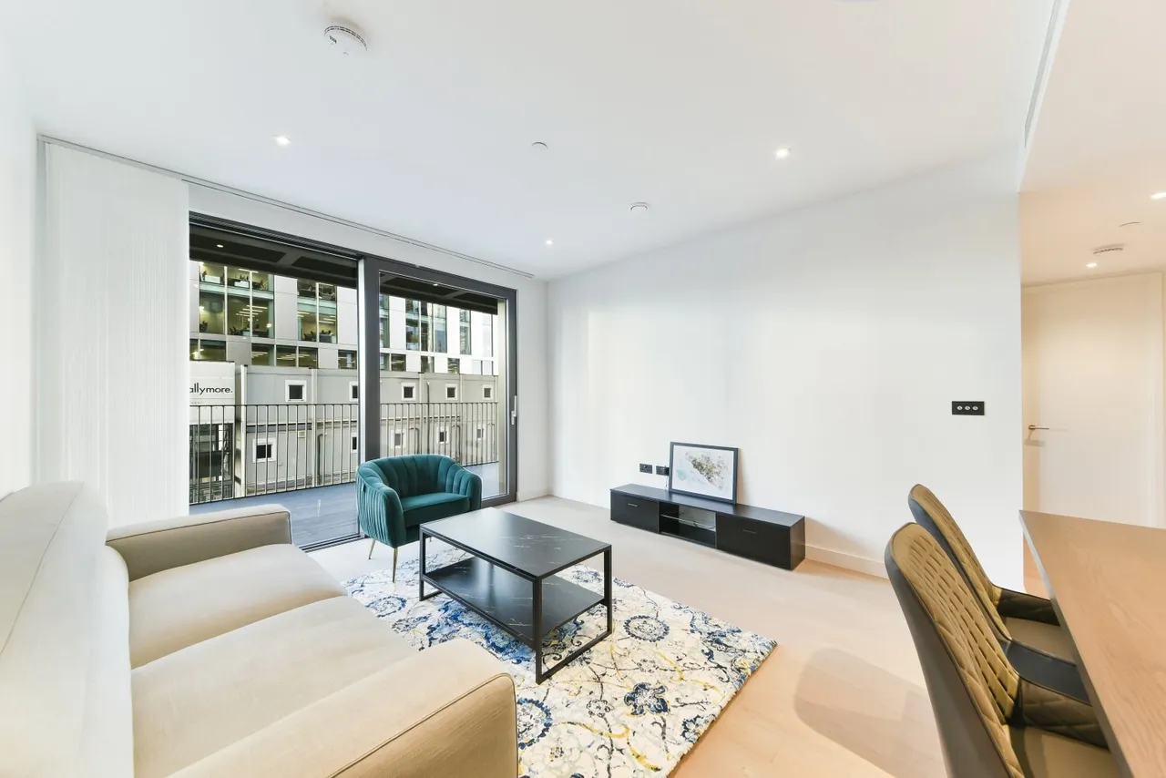 2 bed flat for sale — Viaduct Gardens, Nine Elms, London, SW11