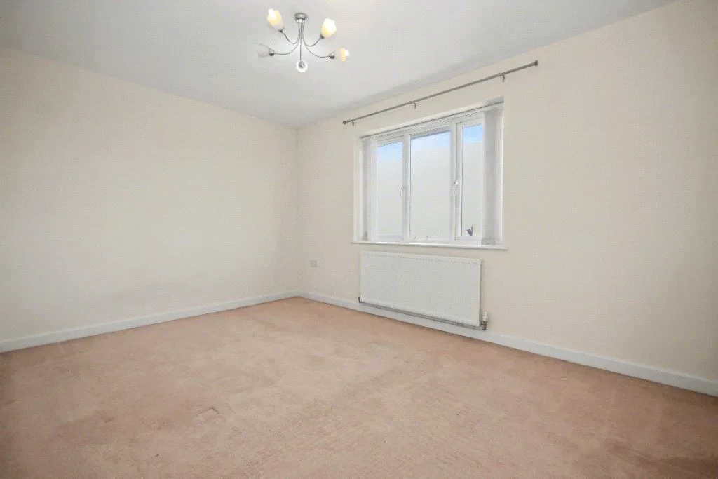 Highfield Road, Netherton, WF4, photo 13
