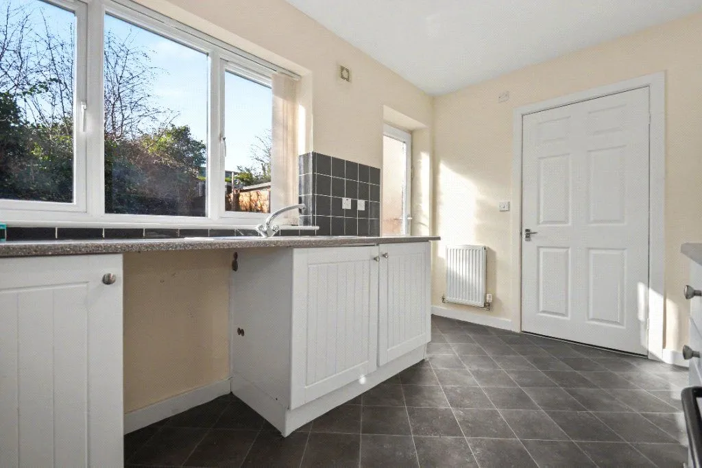 Highfield Road, Netherton, WF4, photo 11