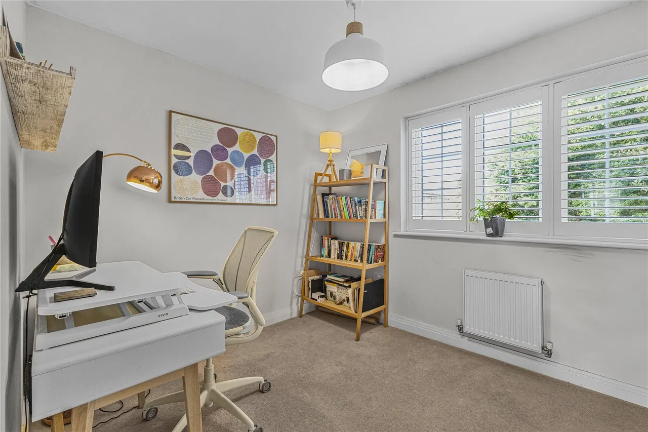 Brookwood Farm Drive, Knaphill, GU21, photo 11