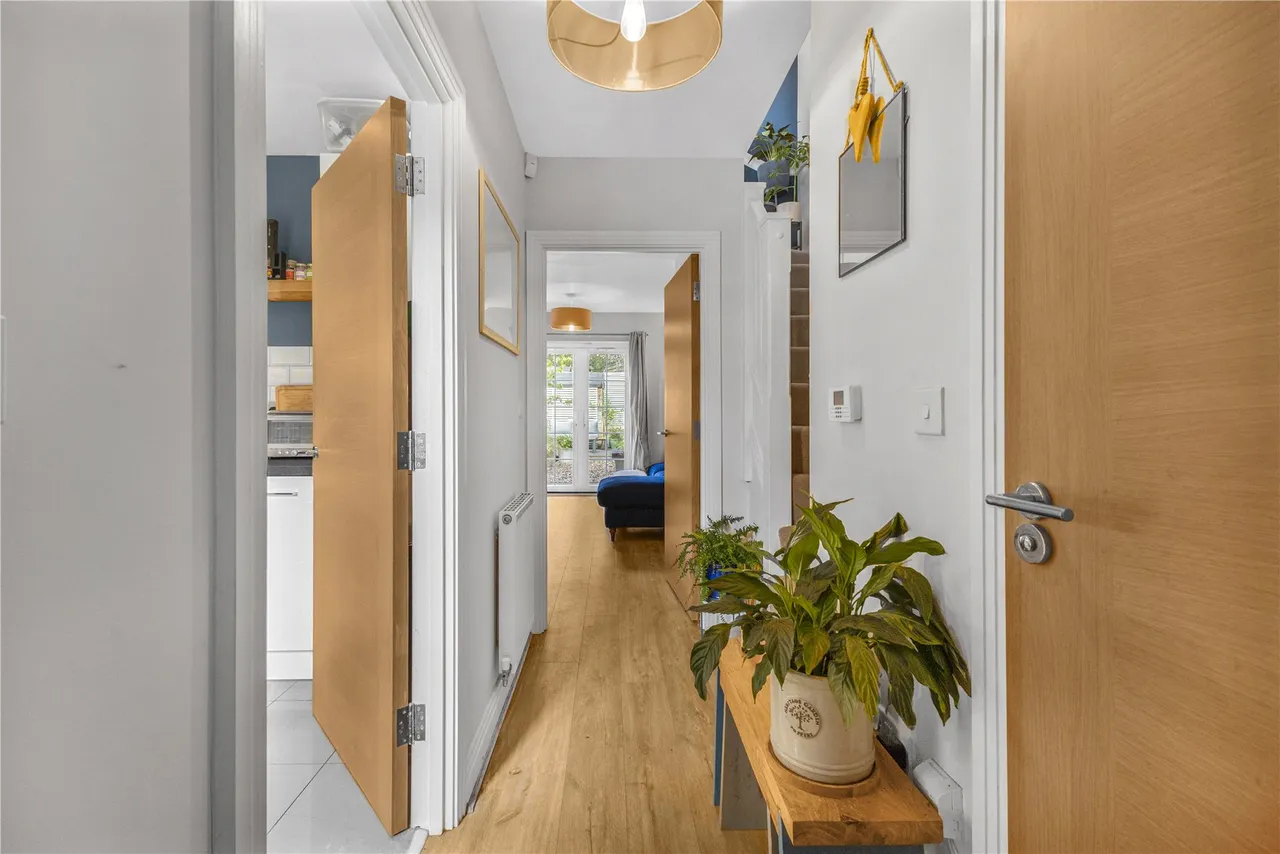 Brookwood Farm Drive, Knaphill, GU21, photo 5