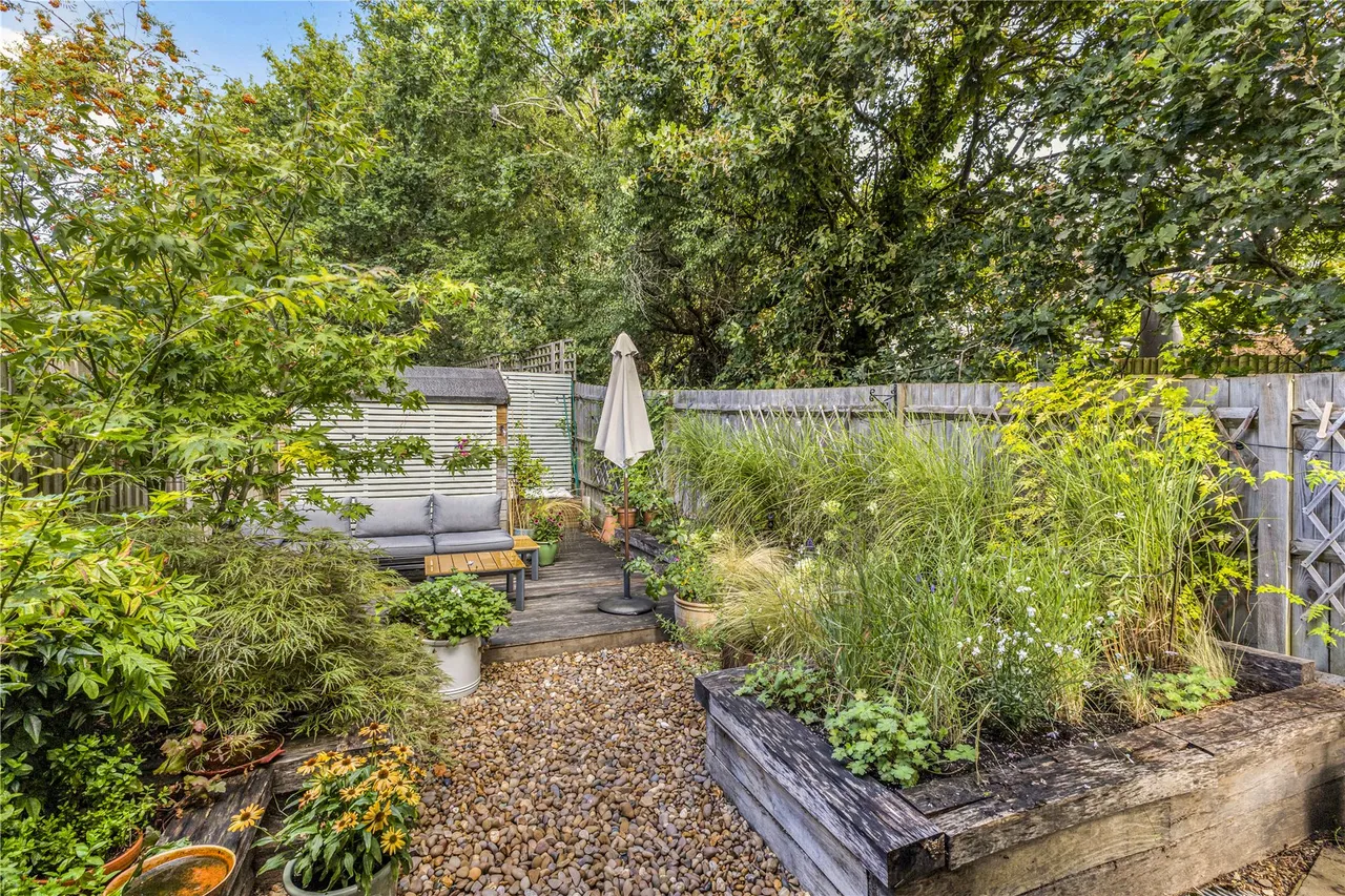 Brookwood Farm Drive, Knaphill, GU21, photo 15