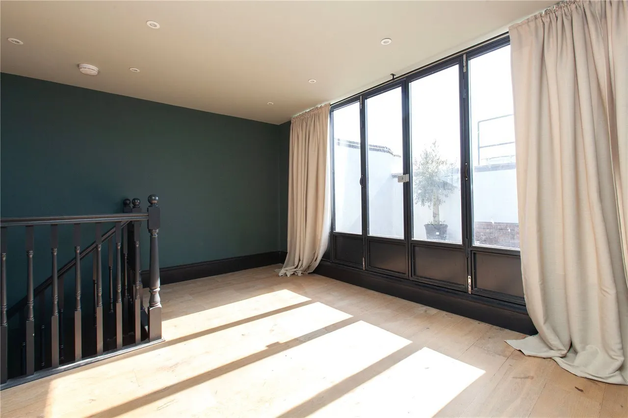 Offord Road, Barnsbury, N1, photo 9